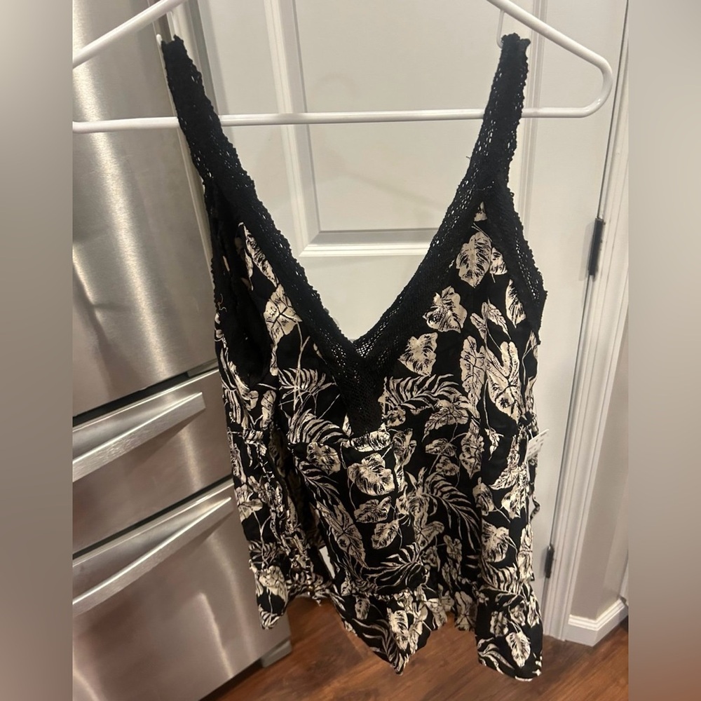 Angie tropical tank top Medium